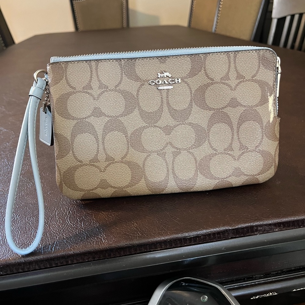 Coach double corner zip wristlet In signature canvas in tan